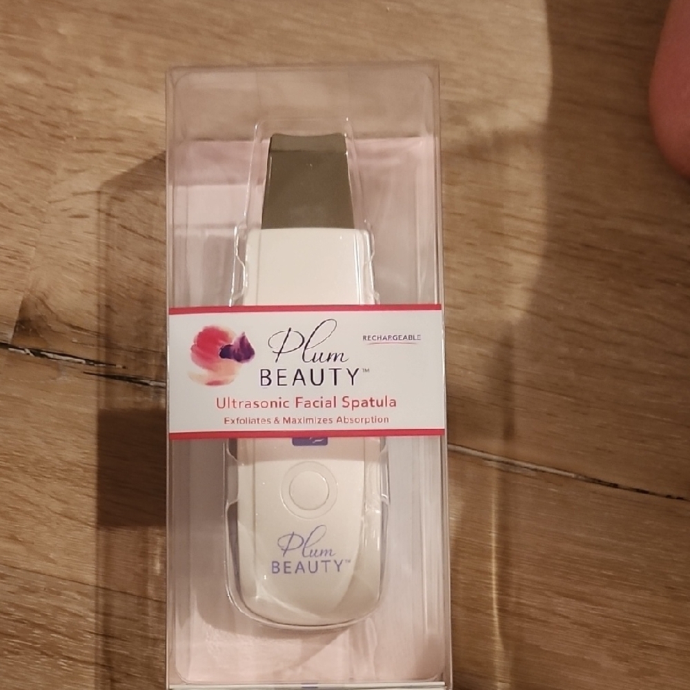 White Ultrasonic Facial Spatula